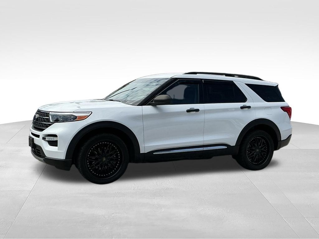 Certified 2023 Ford Explorer XLT w/ Equipment Group 202A AWD/4WD image 6