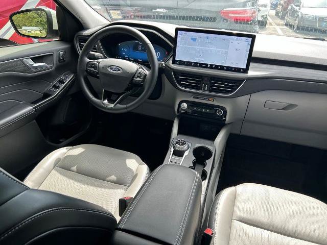 Certified 2023 Ford Escape Platinum AWD/4WD image 9
