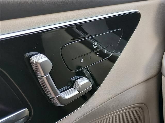 Used 2024 Mercedes-Benz GLC 300 4MATIC image 21