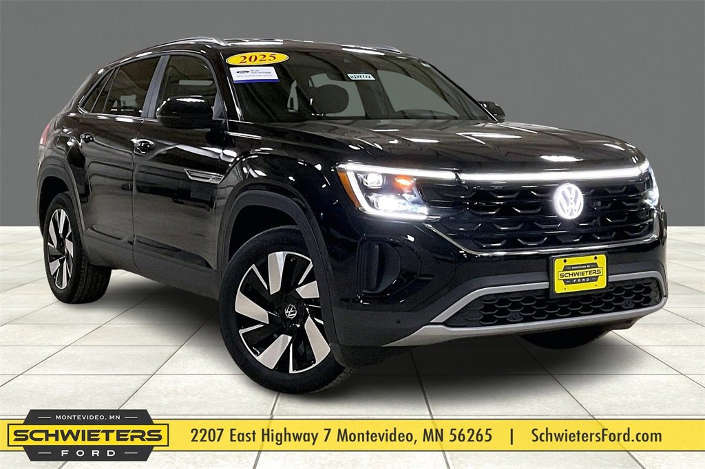 Used 2025 Volkswagen Atlas Cross Sport SE image 1
