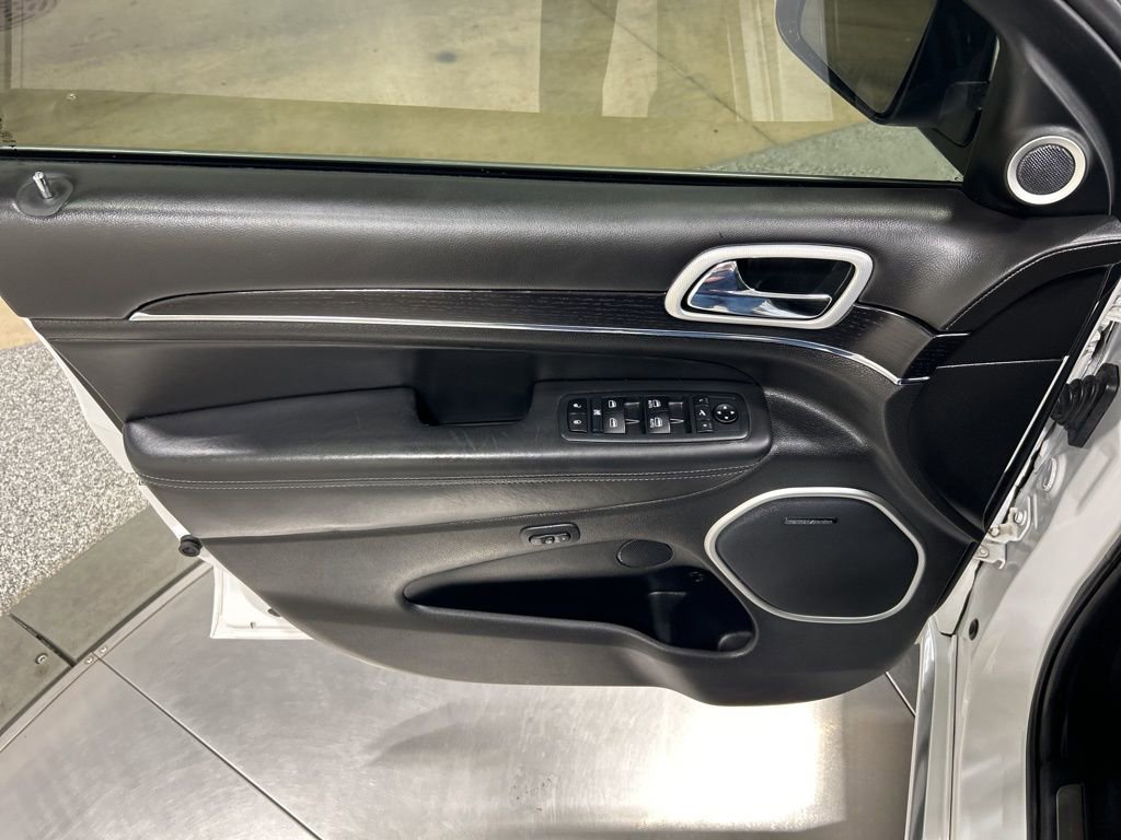 Used 2020 Jeep Grand Cherokee Summit w/ Platinum Series Group image 14