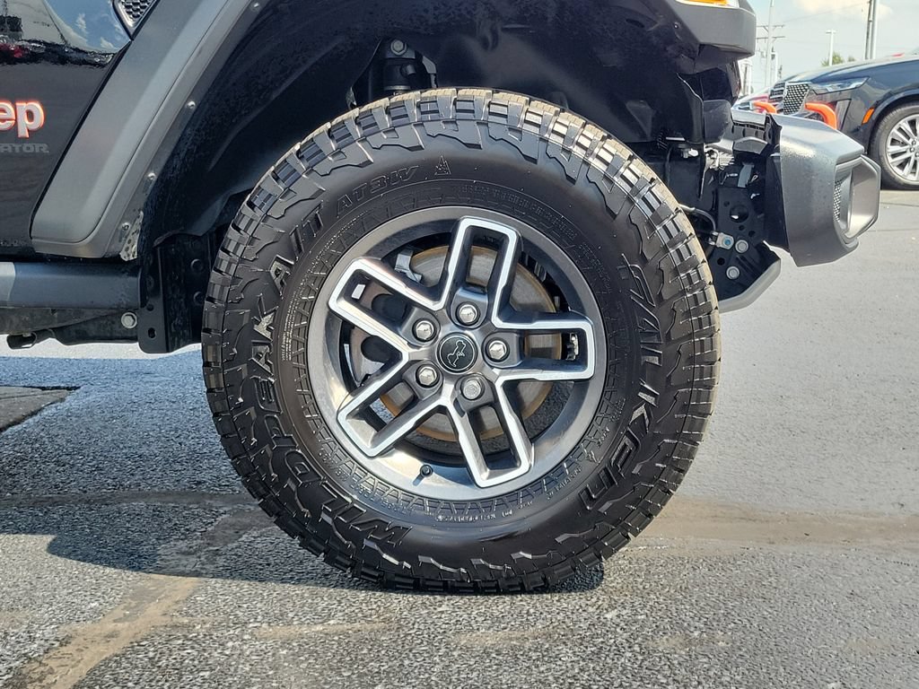 Used 2025 Jeep Gladiator Mojave w/ Convenience Group AWD/4WD image 9