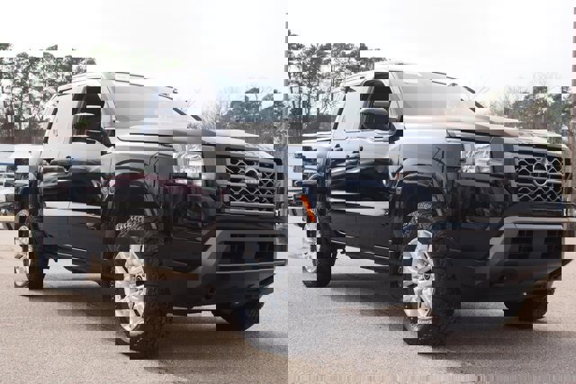 Used 2022 Nissan Frontier SV w/ Technology Package image 7