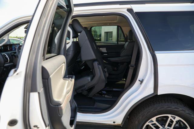 Certified 2025 Ford Expedition Active AWD/4WD image 35