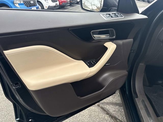 Used 2018 Jaguar F-PACE Prestige image 24