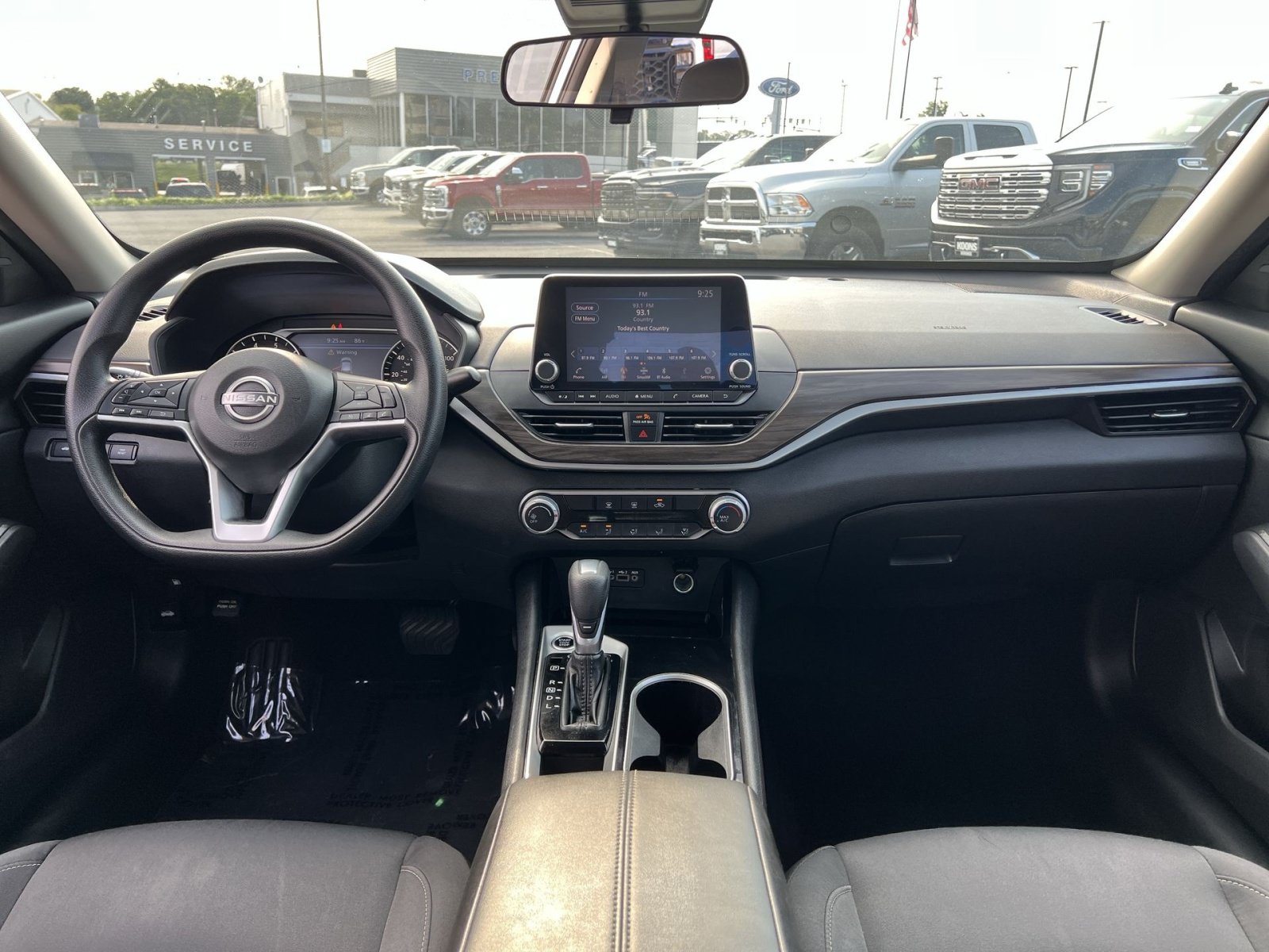 Used 2024 Nissan Altima 2.5 SV FWD image 22