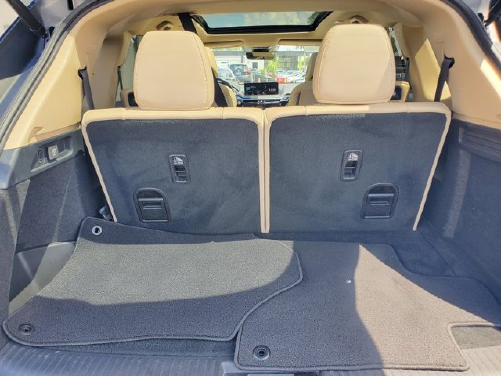 Used 2023 Acura MDX SH-AWD image 9