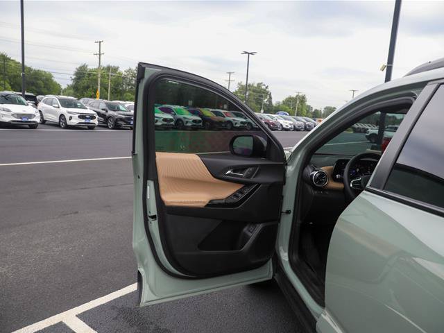 Used 2025 Chevrolet Equinox ACTIV FWD image 6