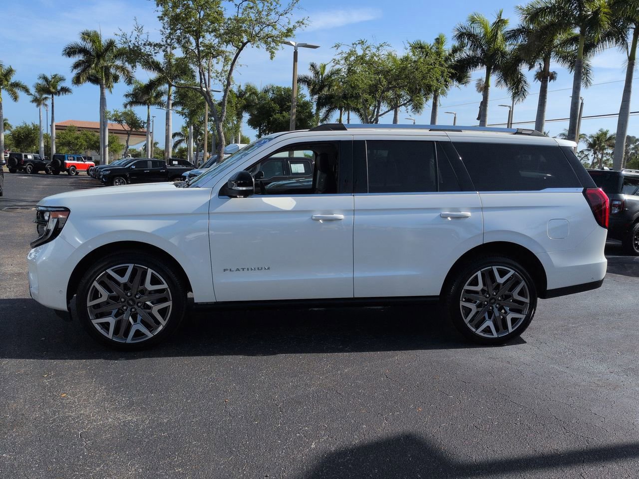 Certified 2025 Ford Expedition Platinum w/ Platinum Ultimate Package image 2