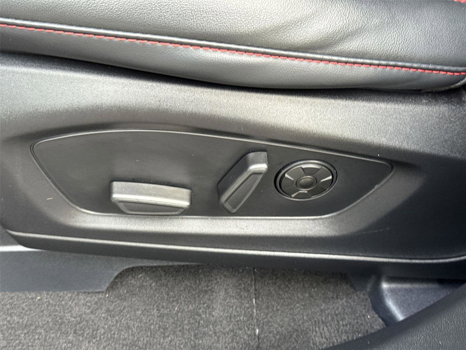 Certified 2025 Ford Explorer ST AWD/4WD image 27