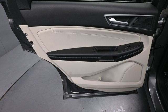 Certified 2024 Ford Edge Titanium AWD/4WD image 22
