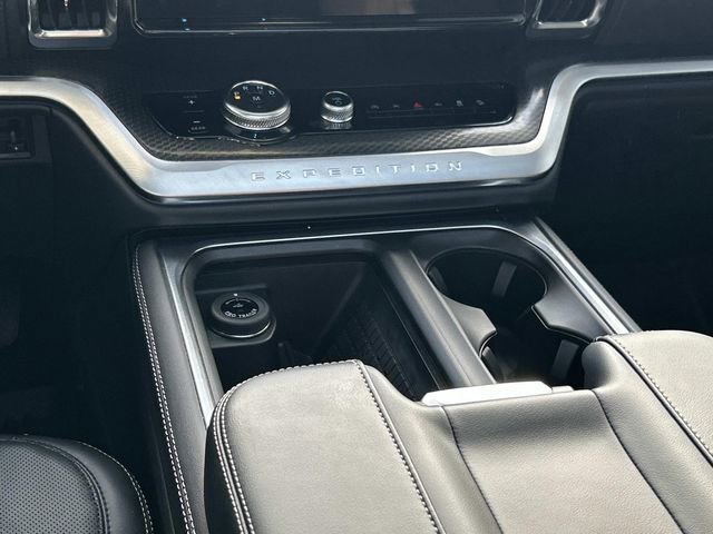 Certified 2025 Ford Expedition Platinum w/ Stealth Performance Package image 16