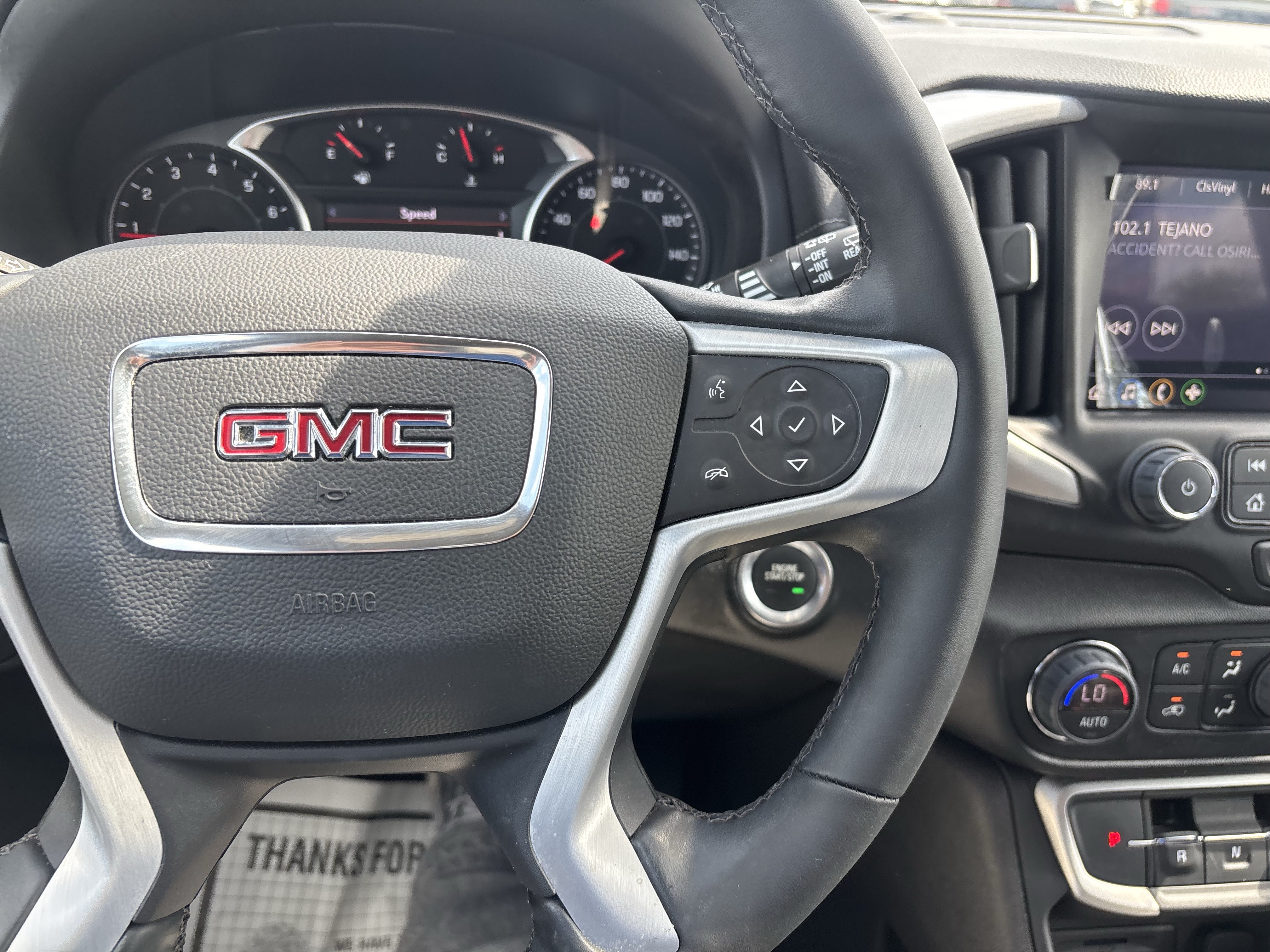Used 2024 GMC Terrain SLT AWD/4WD image 29