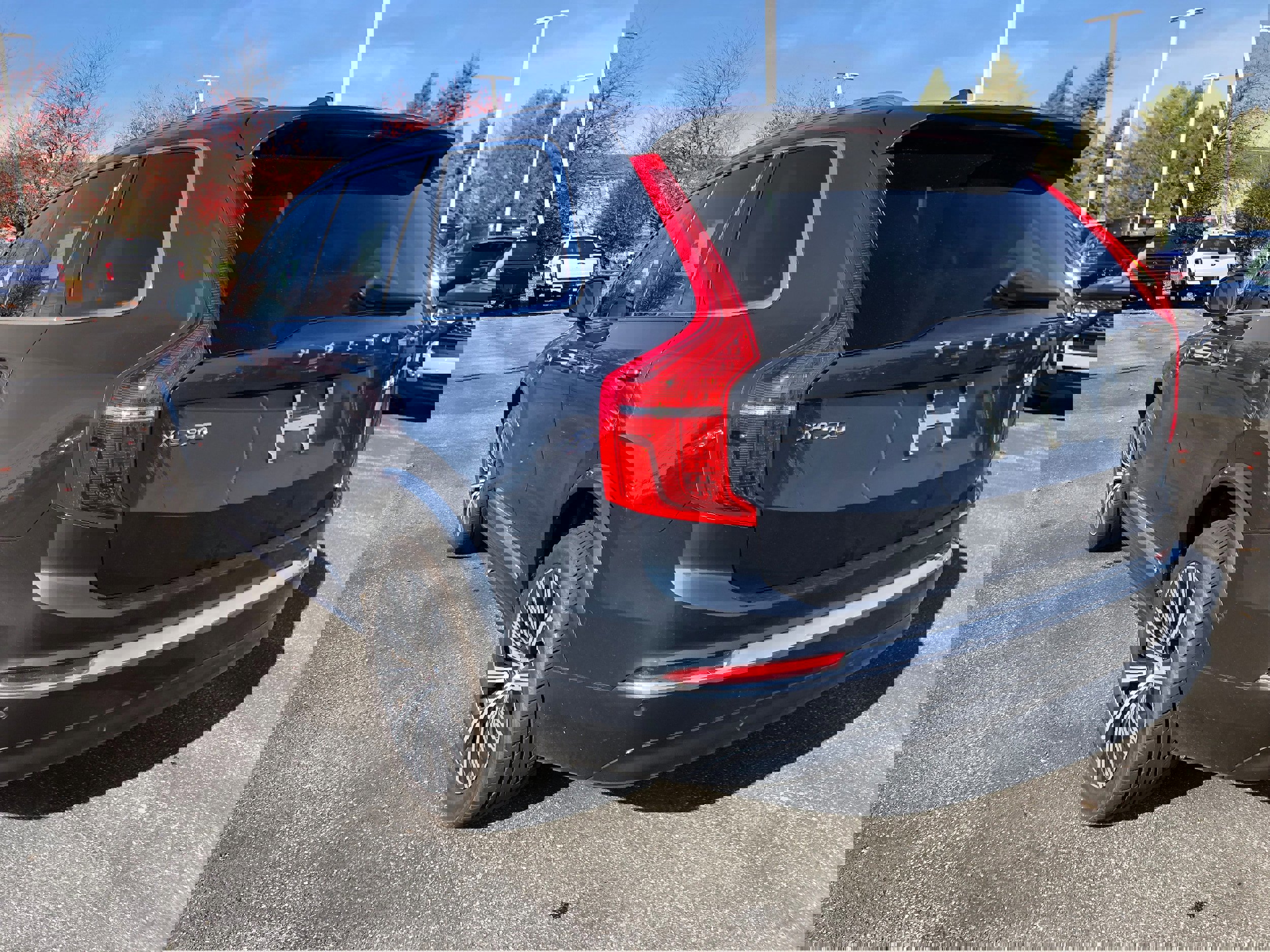 Used 2023 Volvo XC90 B6 Plus image 5