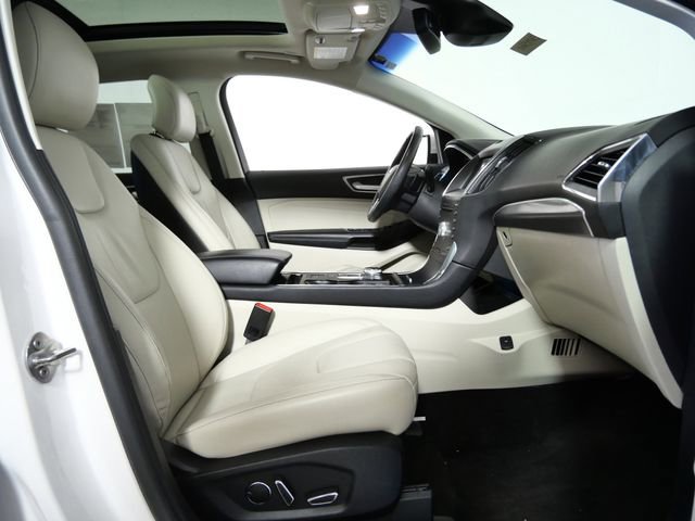 Certified 2019 Ford Edge Titanium w/ Class II Trailer Tow Package AWD/4WD image 11