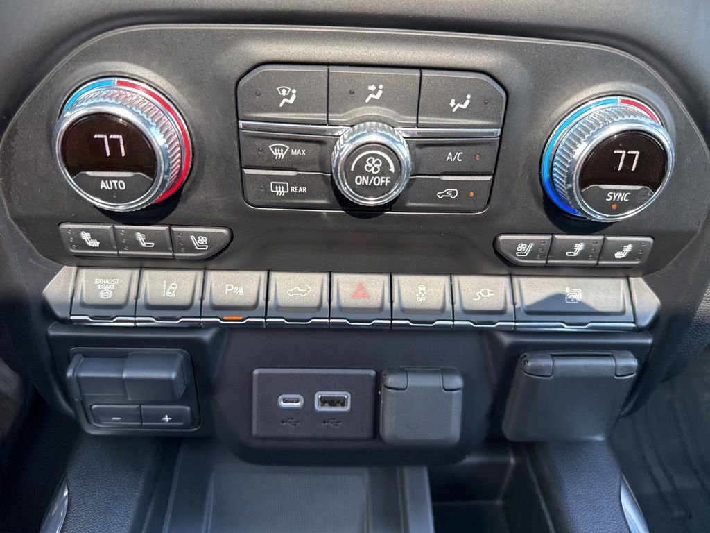Used 2020 GMC Sierra 3500 Denali w/ Denali Ultimate Package AWD/4WD image 27