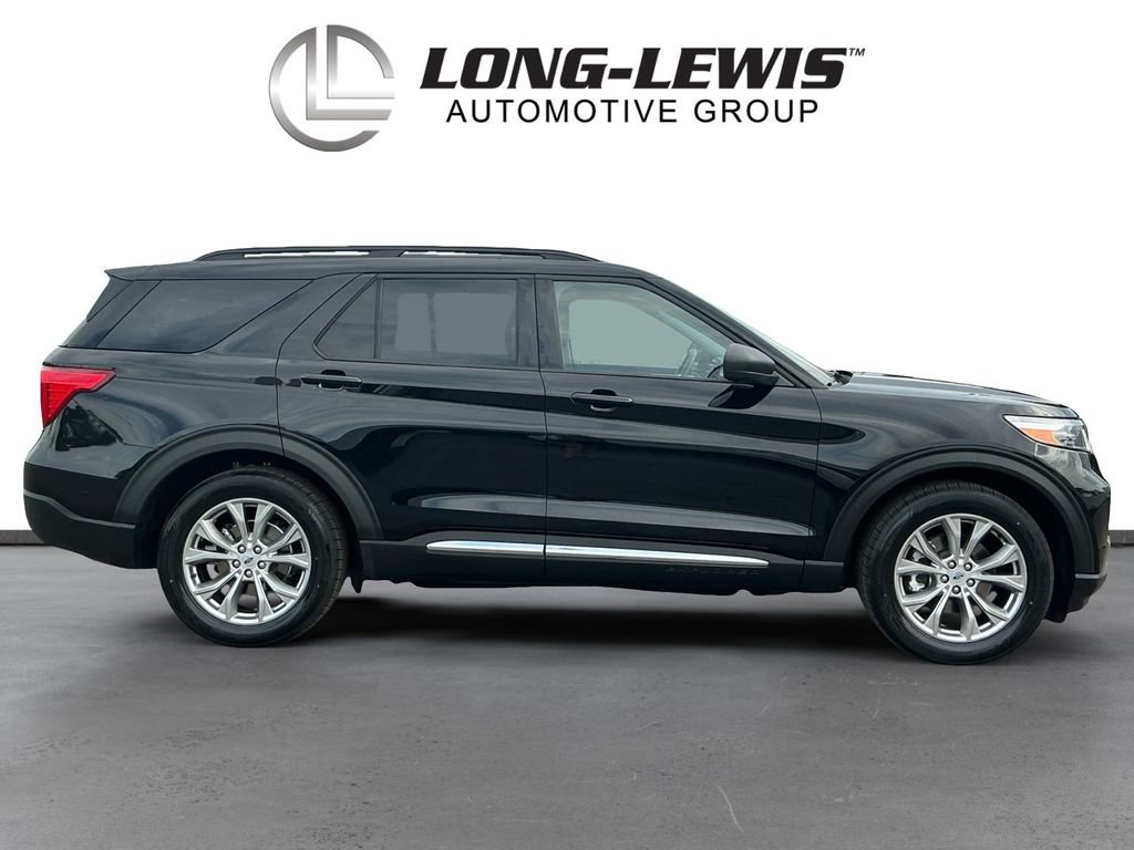 Certified 2023 Ford Explorer XLT w/ Equipment Group 202A RWD image 8