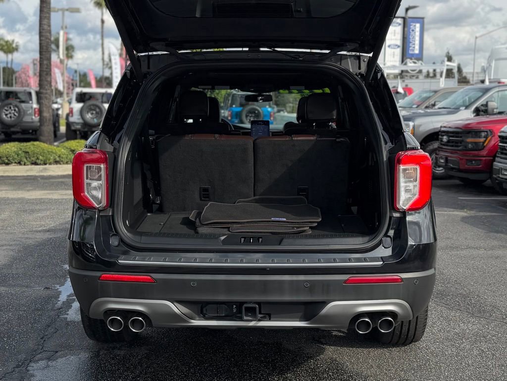 Certified 2023 Ford Explorer Platinum w/ Technology Package image 10