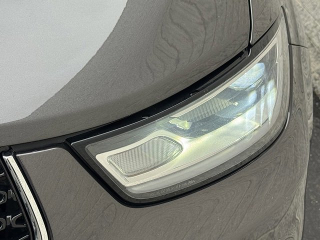 Used 2023 Chrysler Pacifica Touring-L image 11