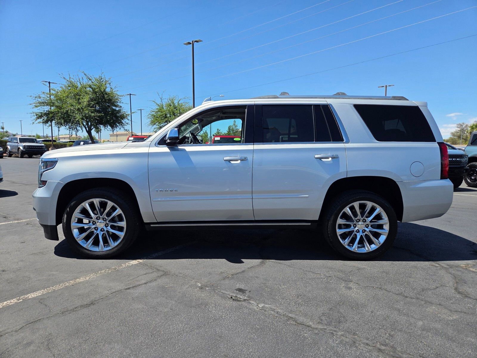 Used 2019 Chevrolet Tahoe Premier w/ Premier Plus Edition RWD image 3