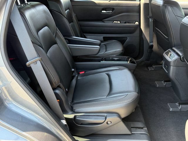 Used 2022 Nissan Pathfinder SL w/ SL Premium Package AWD/4WD image 36
