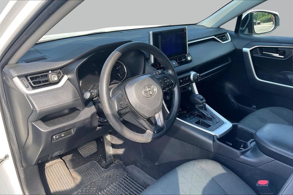 Used 2024 Toyota RAV4 XLE FWD image 14