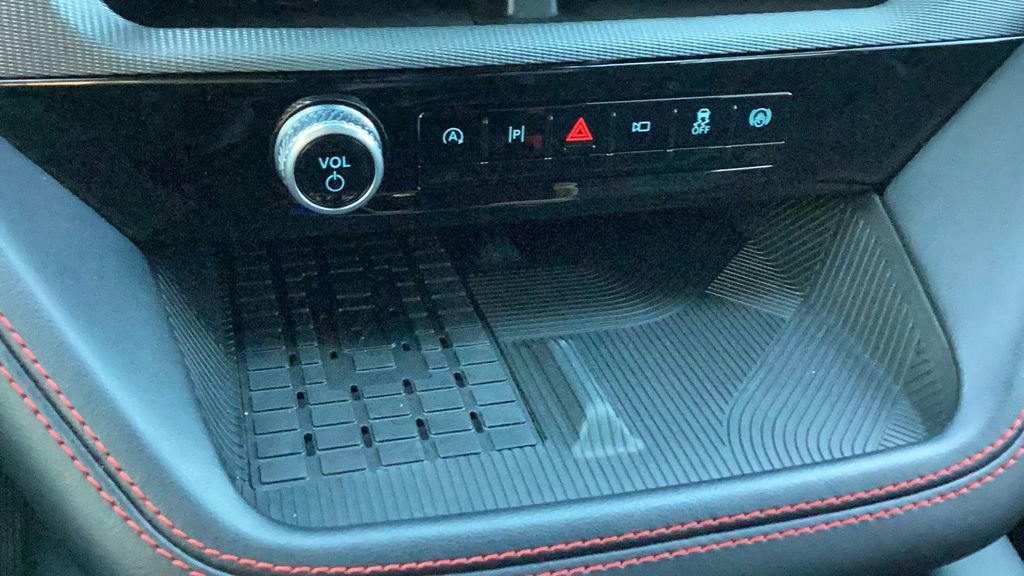 Certified 2025 Ford Explorer ST image 30