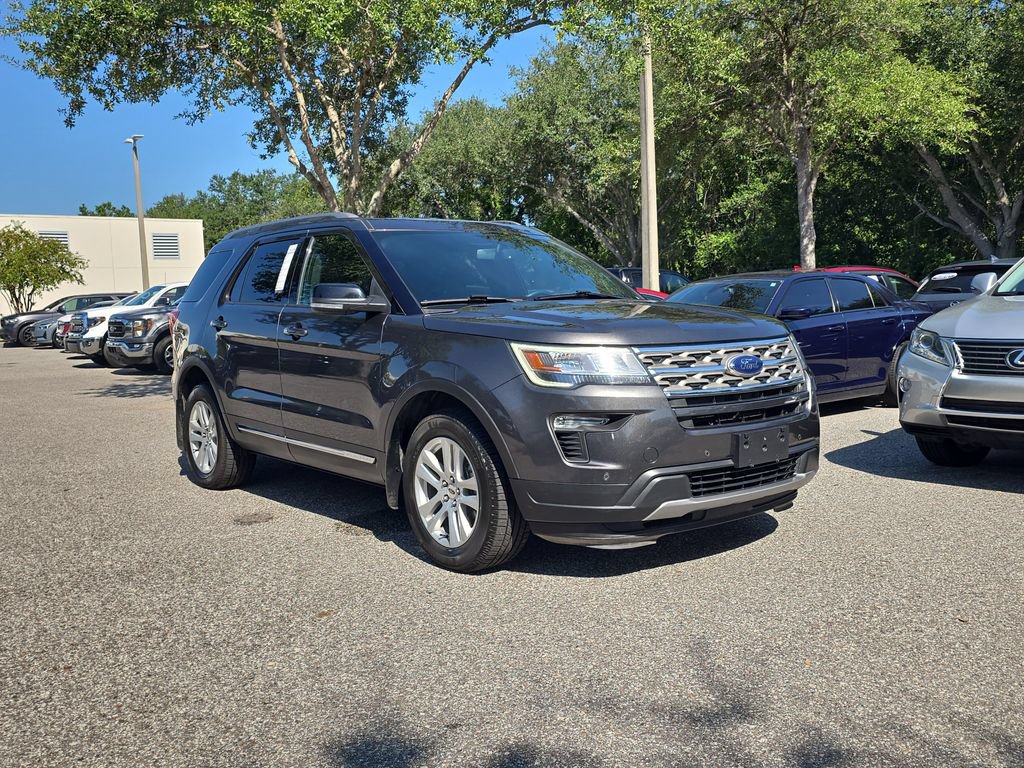 Certified 2018 Ford Explorer XLT w/ Equipment Group 202A AWD/4WD image 2