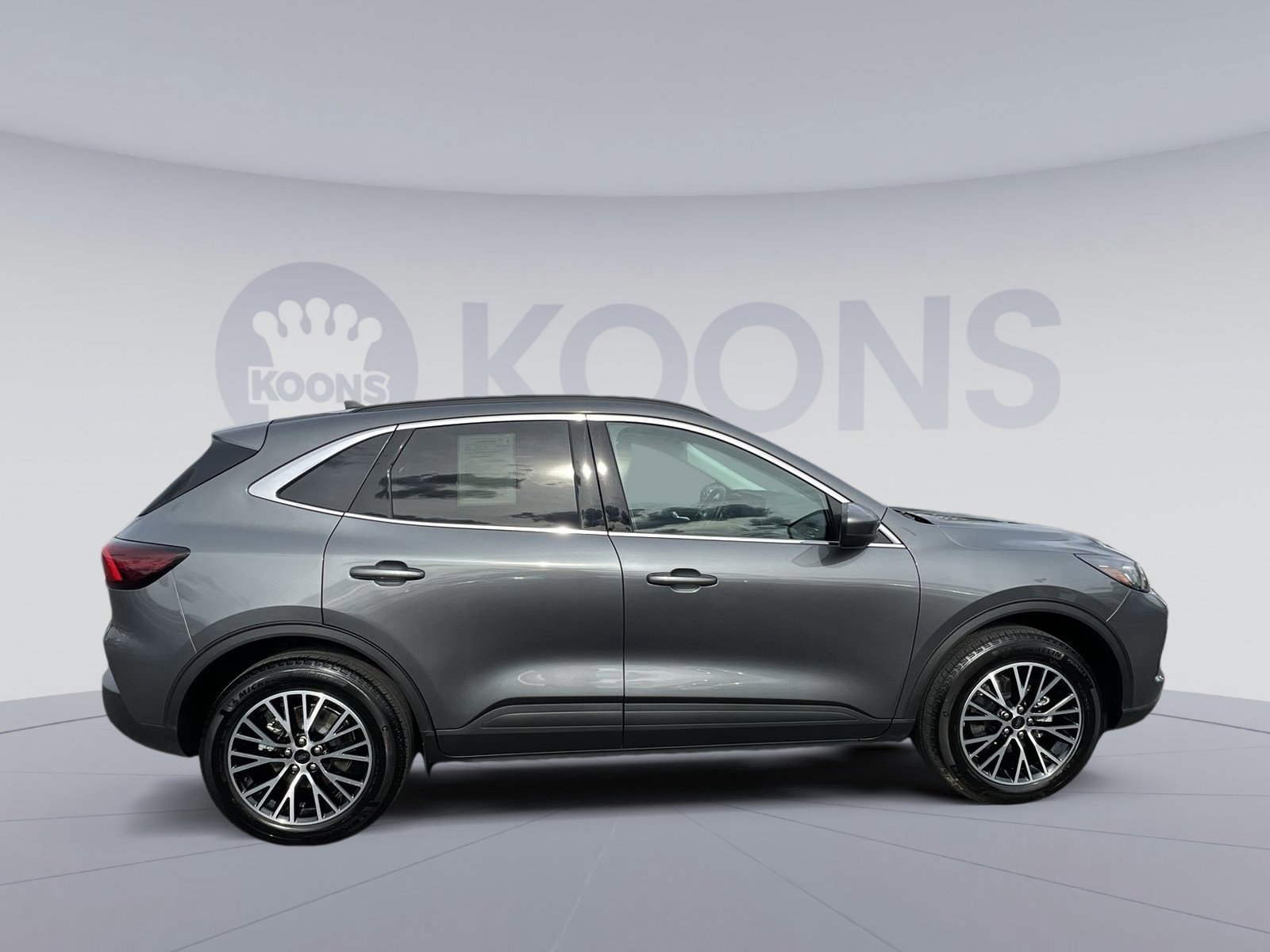 Certified 2025 Ford Escape SE image 6