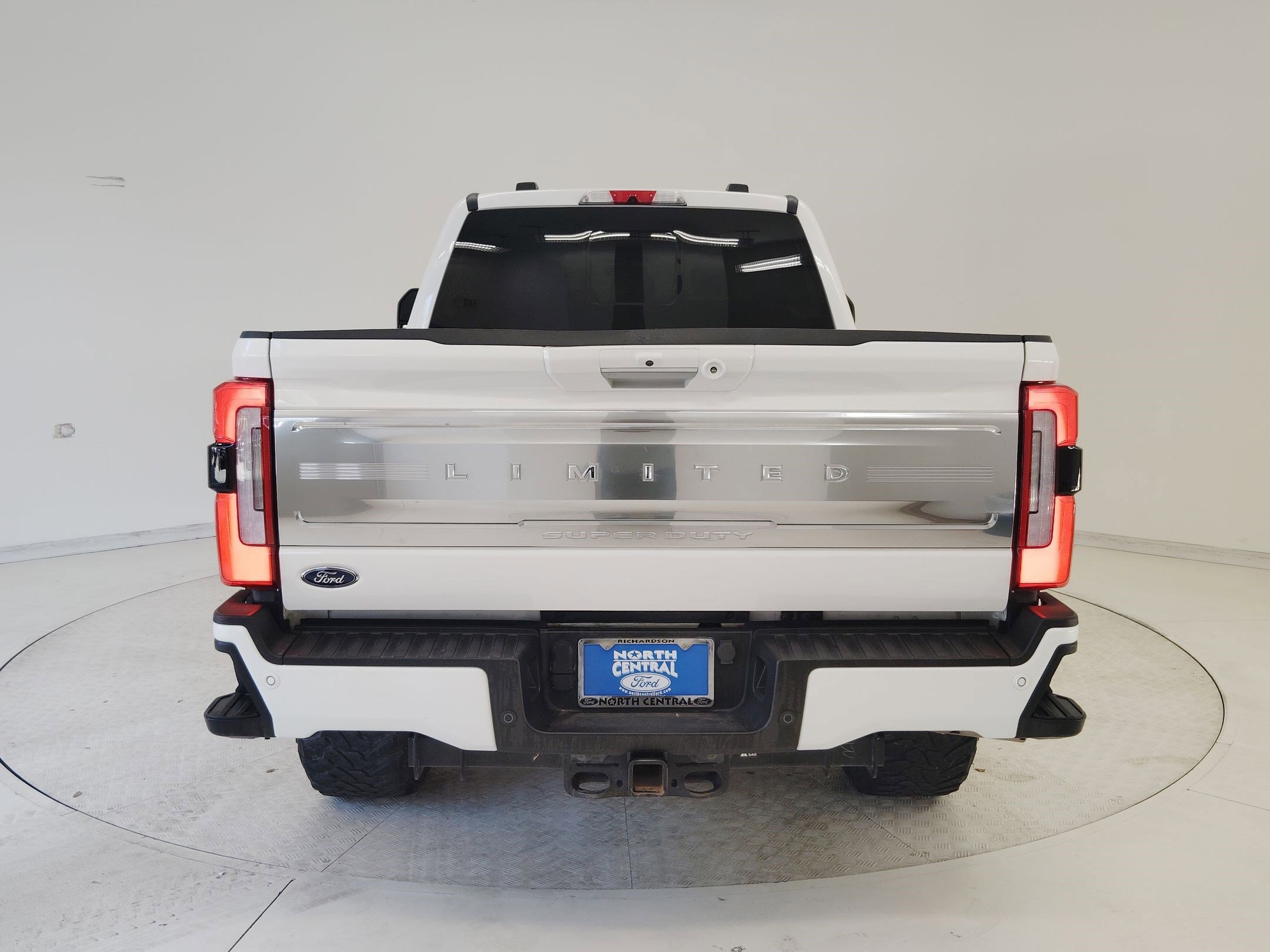 Certified 2024 Ford F250 Limited w/ FX4 Off-Road Package image 8