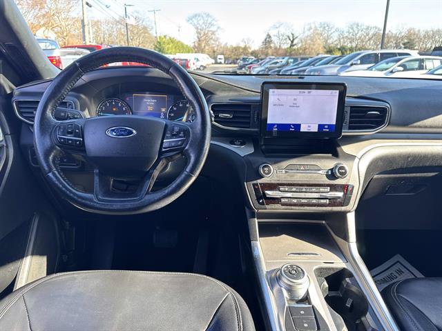 Certified 2020 Ford Explorer XLT w/ Equipment Group 202A AWD/4WD image 9