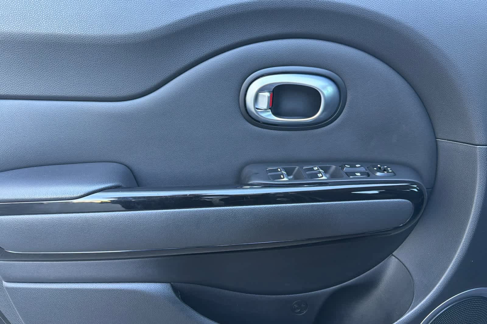 Used 2018 Kia Soul ! FWD image 12
