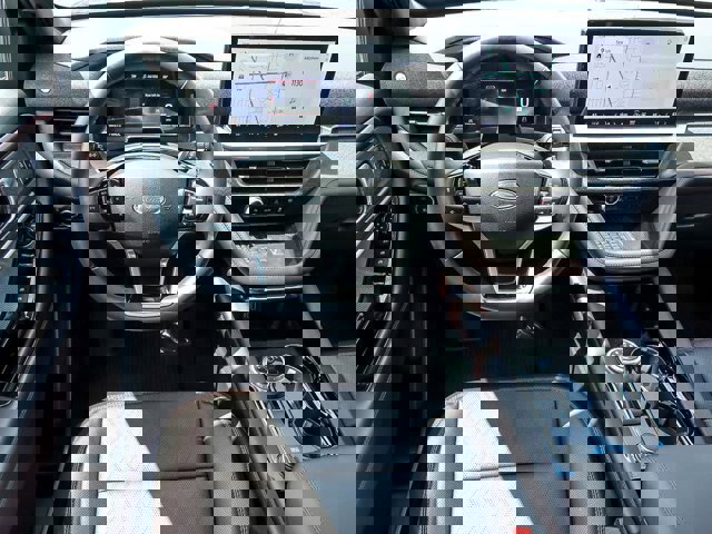 Certified 2025 Ford Explorer Platinum image 20