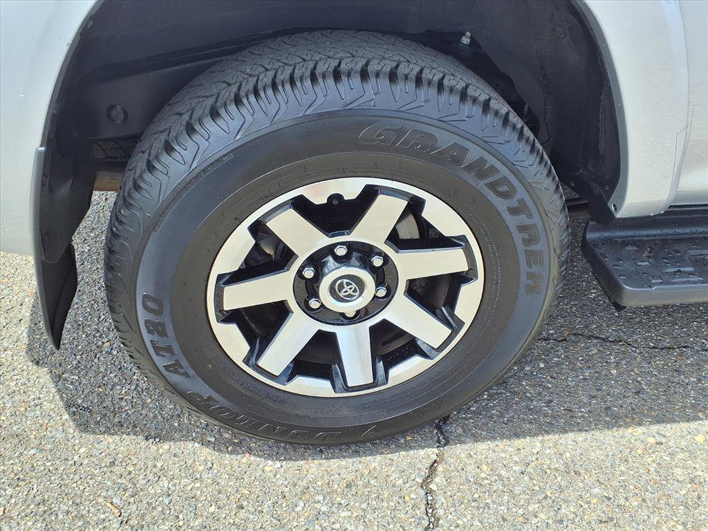 Used 2024 Toyota 4Runner TRD Off-Road image 21