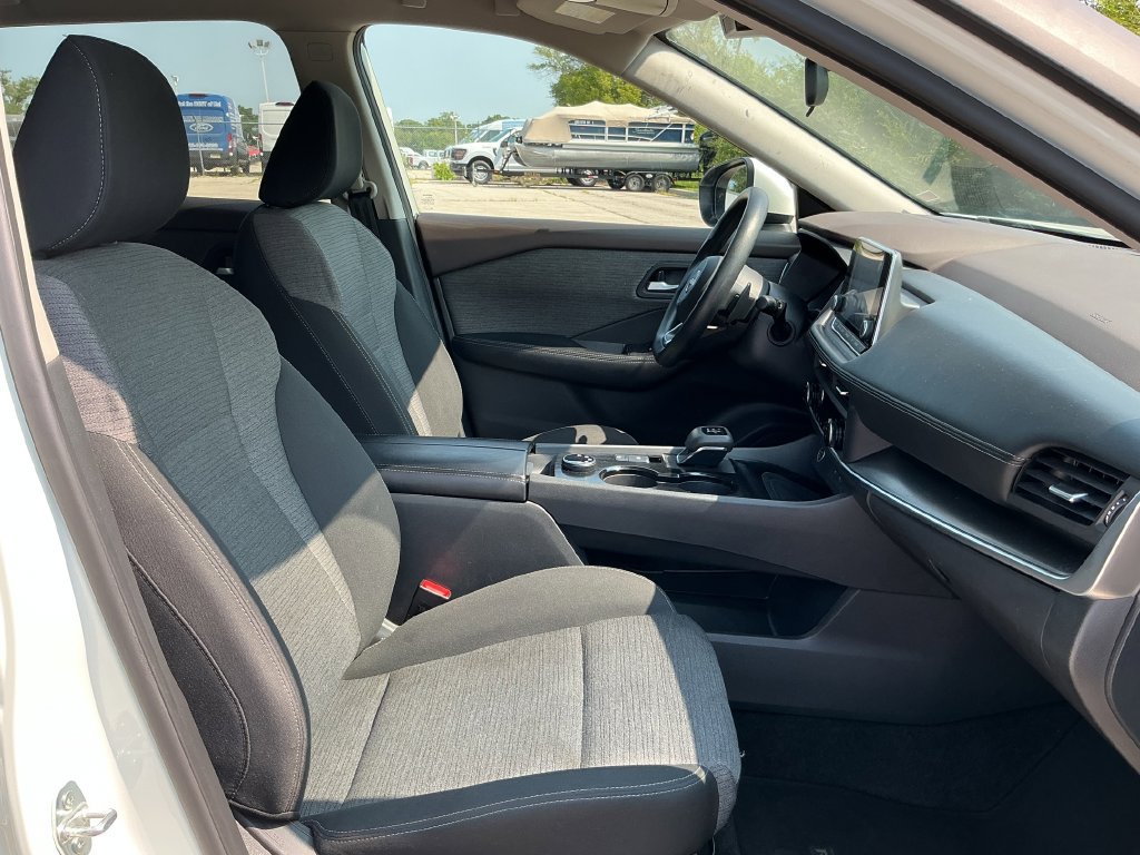 Used 2023 Nissan Rogue SV AWD/4WD image 21
