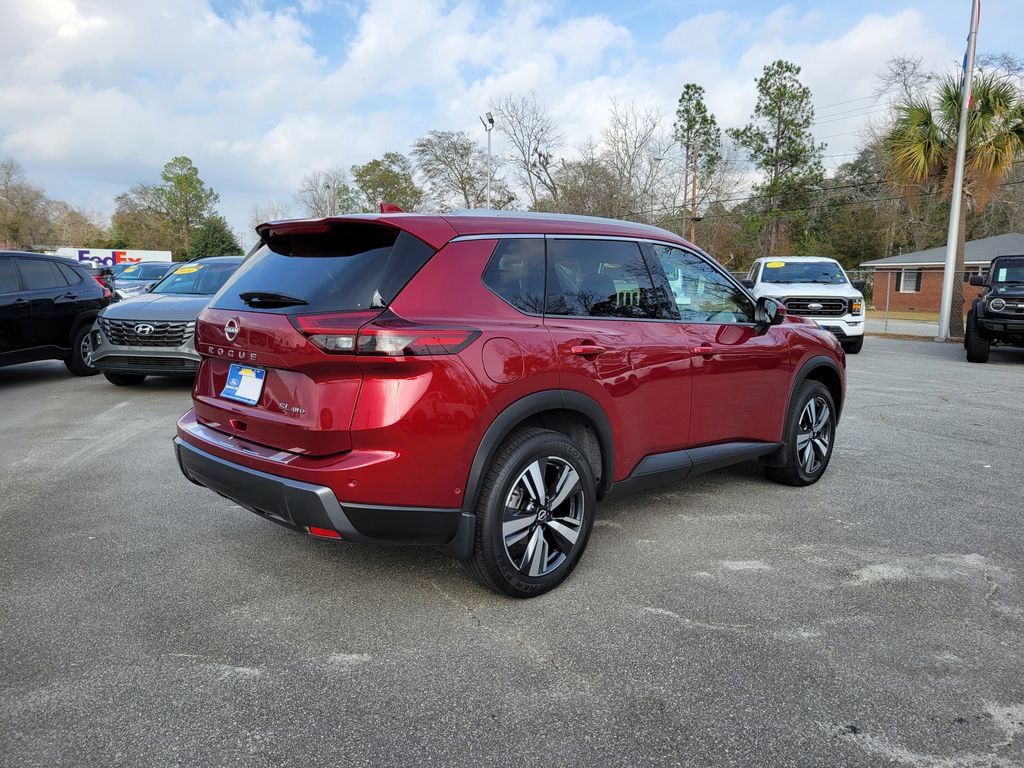 Used 2025 Nissan Rogue SL w/ SL Premium Package image 5