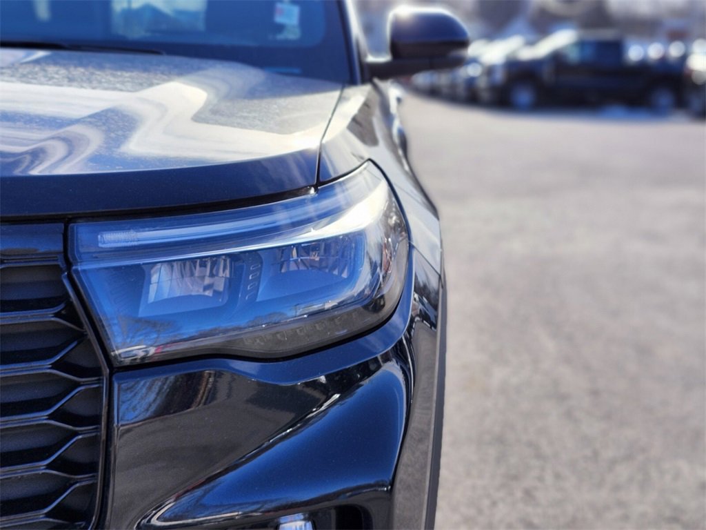 Certified 2025 Ford Explorer ST-Line image 10