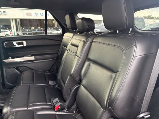 Certified 2022 Ford Explorer XLT w/ Equipment Group 202A AWD/4WD image 8