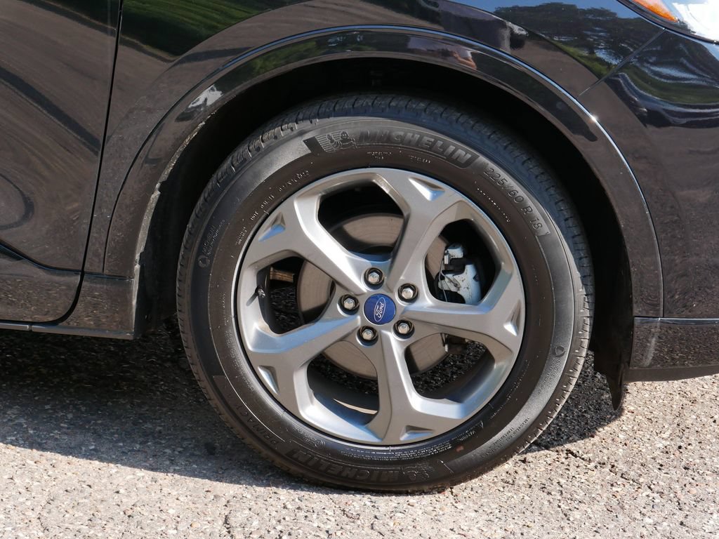 Certified 2023 Ford Escape ST-Line Select AWD/4WD image 7