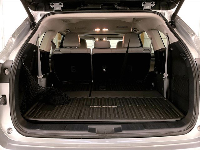 Used 2024 Toyota Highlander XLE AWD/4WD image 34