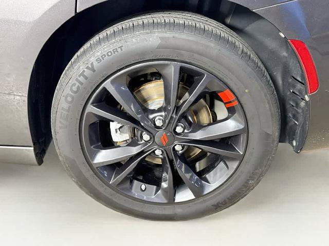 Used 2022 Dodge Charger SXT w/ Blacktop Package AWD/4WD image 8