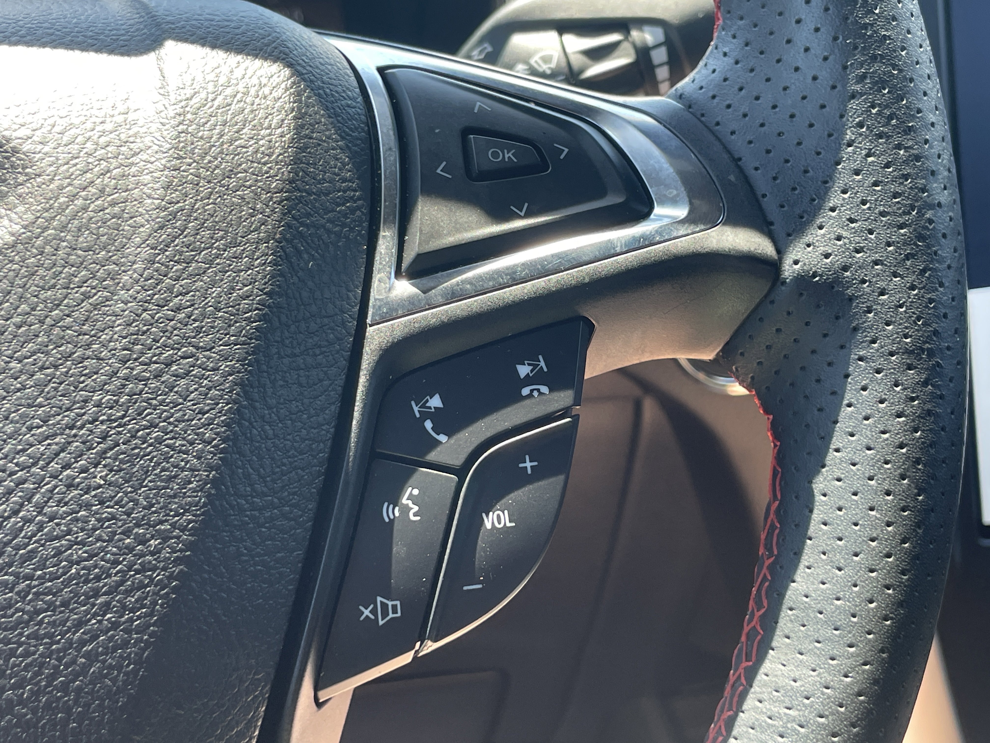 Certified 2024 Ford Edge ST-Line AWD/4WD image 27