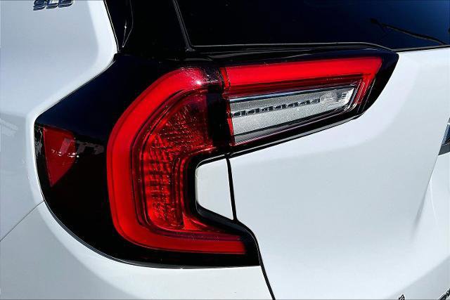 Used 2023 GMC Terrain SLE w/ Driver Convenience Package image 33