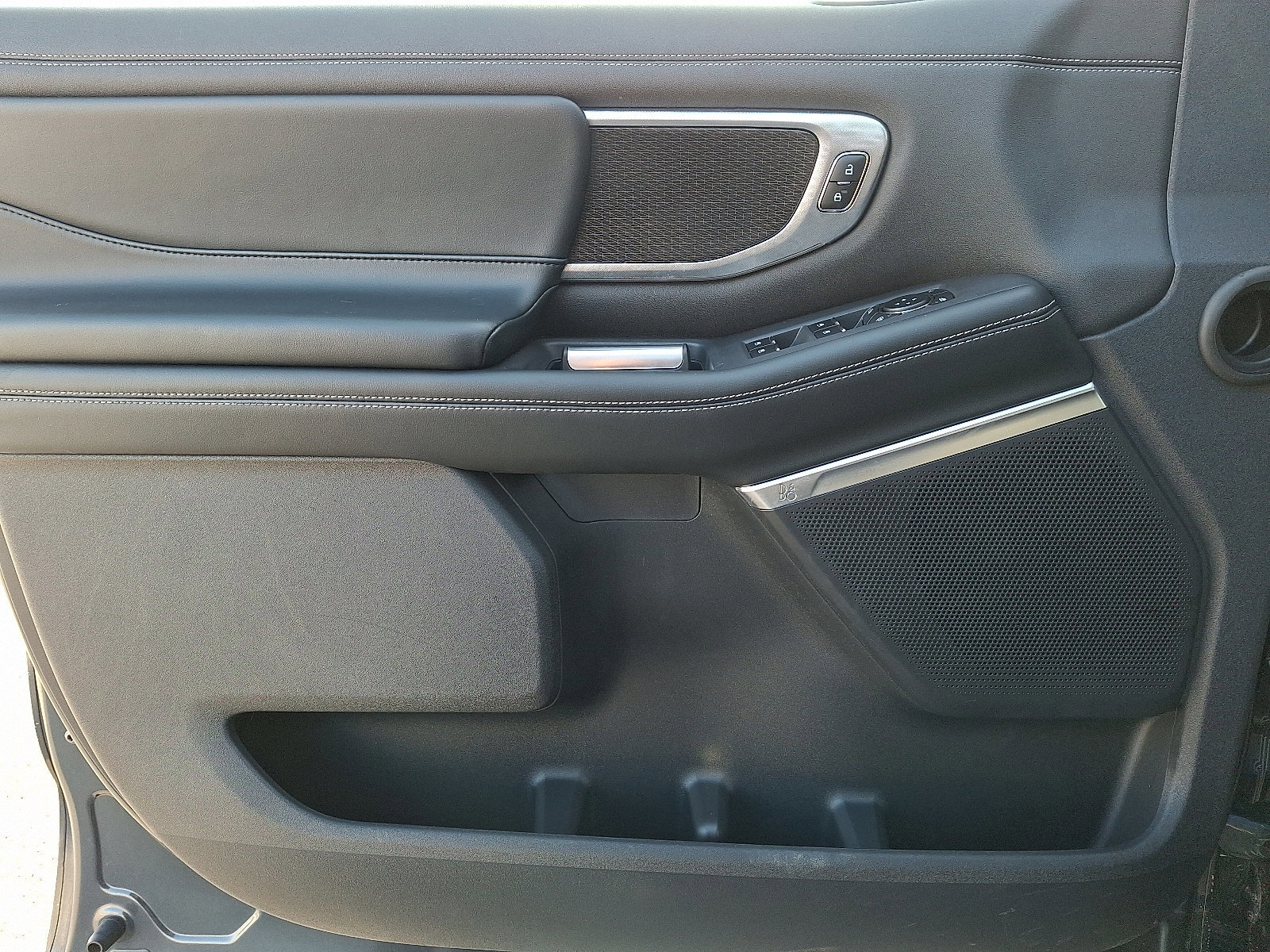 Certified 2025 Ford Expedition Platinum w/ Stealth Appearance Package image 13