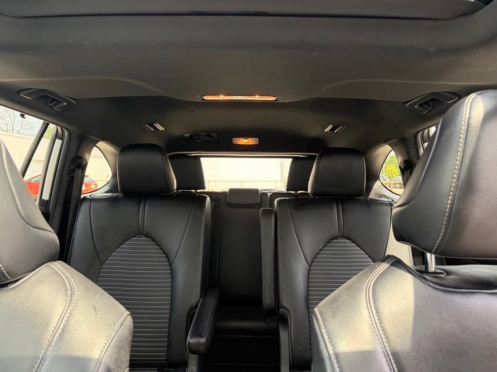 Used 2022 Toyota Highlander XSE AWD/4WD image 48