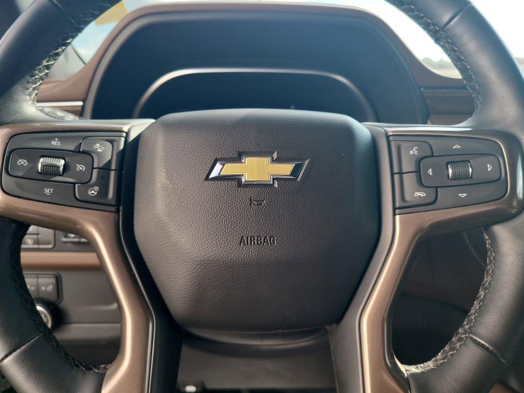 Used 2023 Chevrolet Suburban High Country image 13