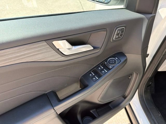 Certified 2023 Ford Escape Platinum w/ Premium Technology Package AWD/4WD image 23
