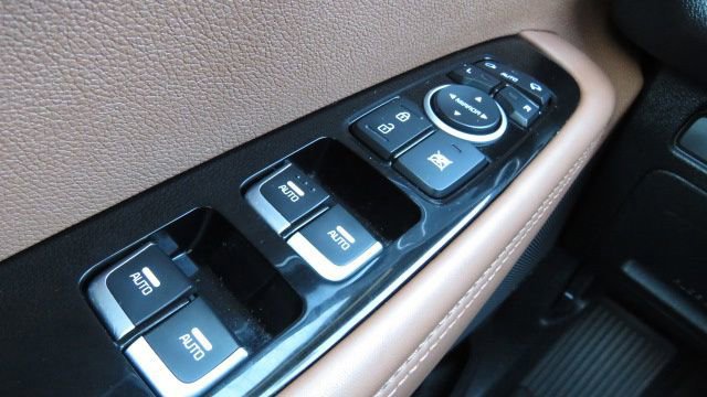 Used 2019 Kia Sorento SX image 26