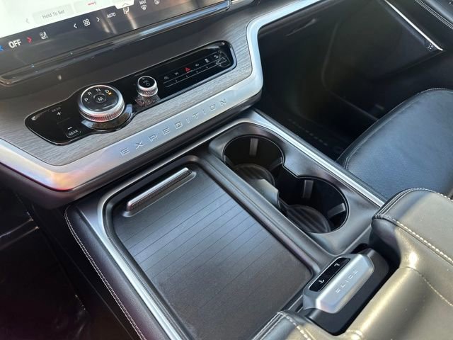 Certified 2025 Ford Expedition Platinum image 48