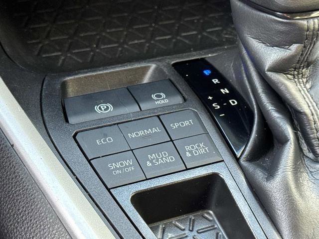 Used 2024 Toyota RAV4 LE image 25